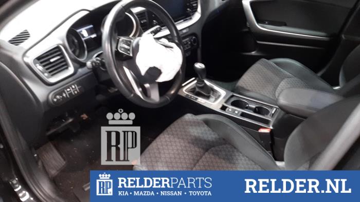 Kia Ceed Sportswagon 1.0i T-GDi 12V Sloopvoertuig (2022, Zwart)