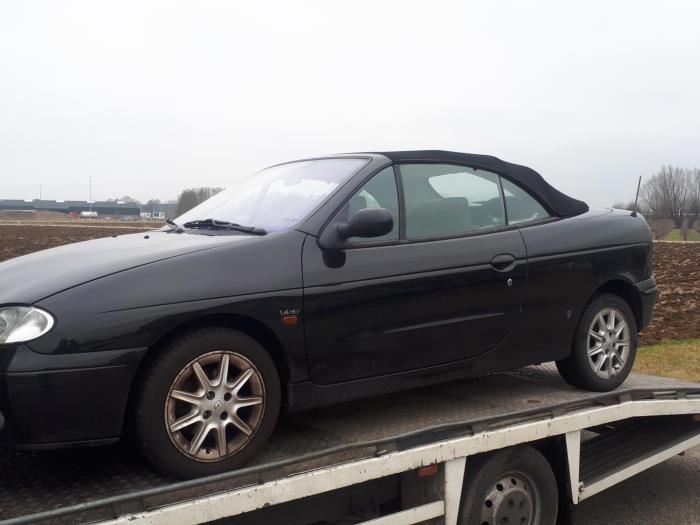 Renault Megane 1.4 16V Sloopvoertuig (1999, Zwart)