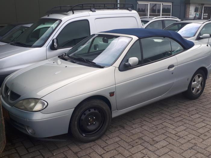 Renault Megane 1.6 16V Sport Sloopvoertuig (1999, Grijs)