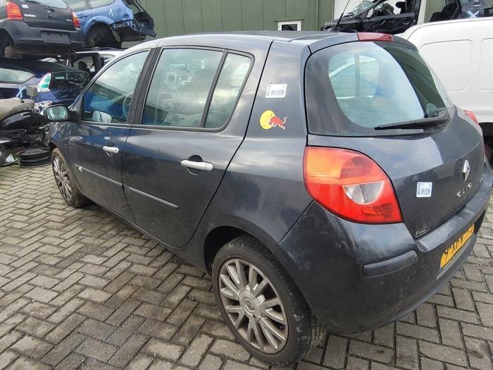 Renault Clio III 1.6 16V Sloopvoertuig (2006, Grijs)