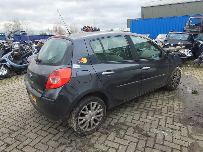 Renault Clio III 1.6 16V Sloopvoertuig (2006, Grijs)