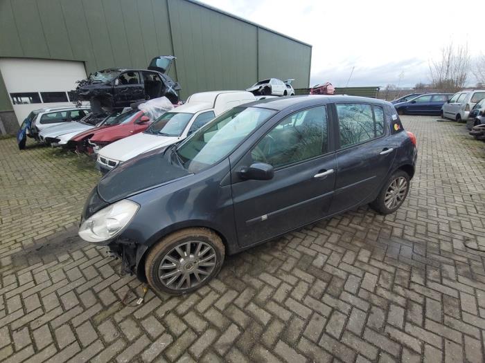 Renault Clio III 1.6 16V Sloopvoertuig (2006, Grijs)