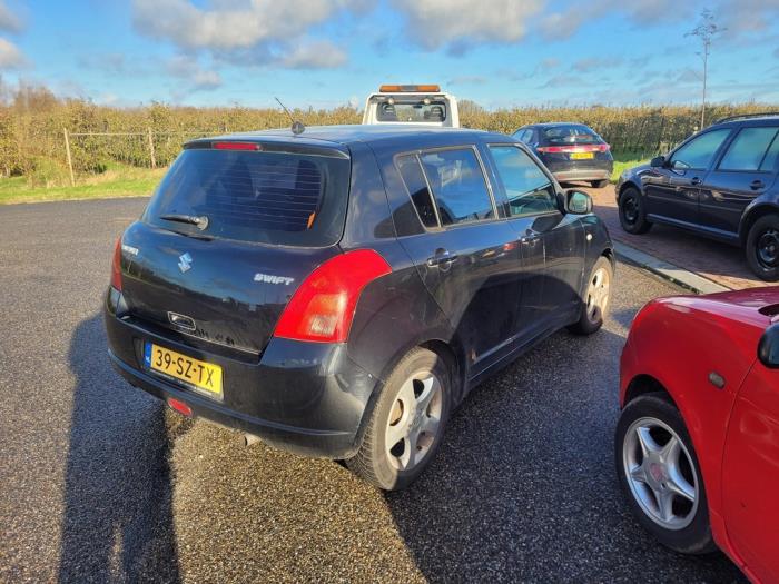 Suzuki Swift 1.3 VVT 16V Sloopvoertuig (2006, Zwart)