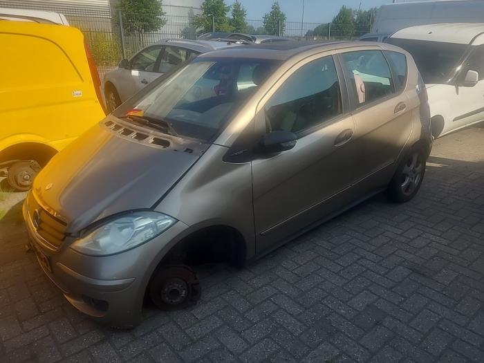 Mercedes A 1.5 A-150 5-Drs. Sloopvoertuig (2004, Geel)