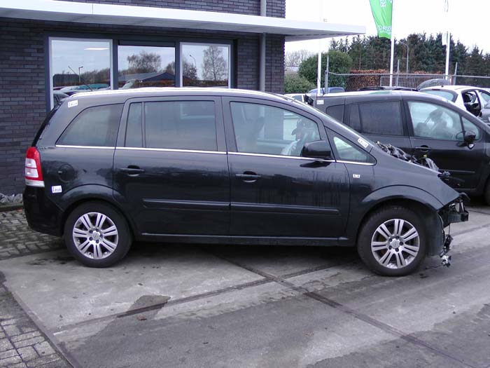 Opel Zafira Vehicule S Accidente S Trouve S Bienvenue Sur La Site Du Reclycar
