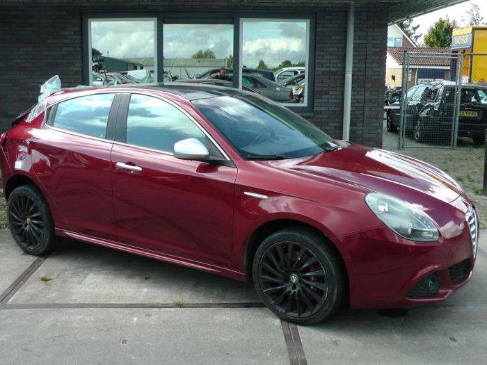 Alfa Romeo Giulietta 1.4 TB 16V MultiAir Sloopvoertuig (2011, Rood)