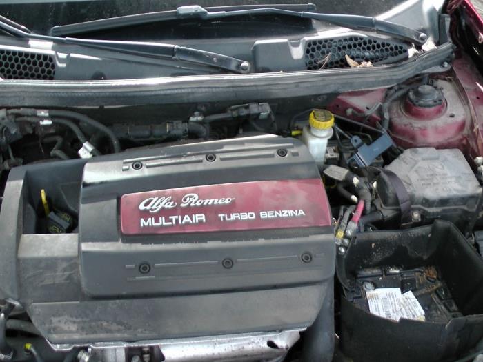 Alfa Romeo Giulietta 1.4 TB 16V MultiAir Sloopvoertuig (2011, Rood)