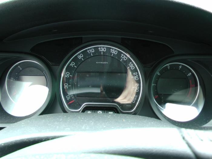 Citroen C5 III Berline 1.6 16V THP 155 Sloopvoertuig (2010, Zwart)