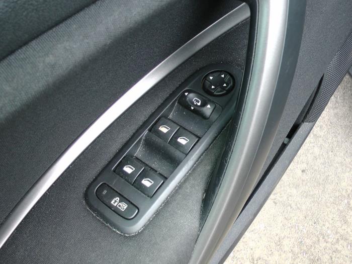 Citroen C5 III Berline 1.6 16V THP 155 Sloopvoertuig (2010, Zwart)