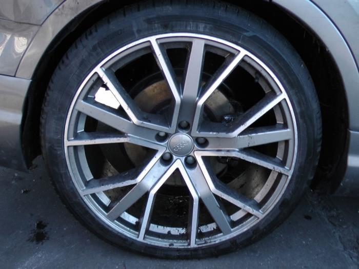 Audi Q7 3.0 TDI V6 24V Ultra Sloopvoertuig (2017, Grijs)