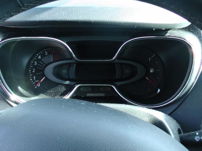 Renault Captur 0.9 Energy TCE 12V Sloopvoertuig (2016, Rood)