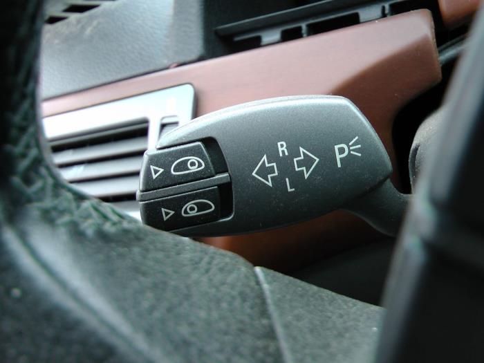 BMW 7 serie 735i,Li 3.6 V8 32V Sloopvoertuig (2003, Grijs)