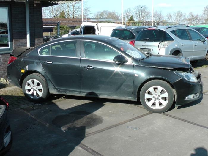 Opel Insignia 2.0 CDTI 16V 130 Ecotec Sloopvoertuig (2013, Zwart)