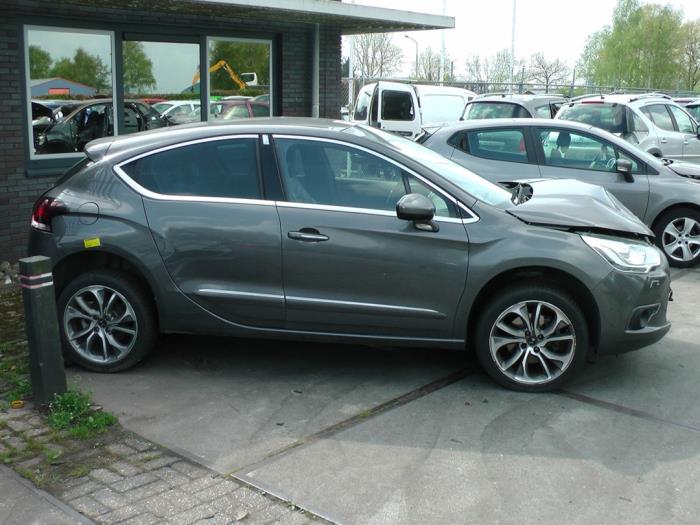 Citroen DS 4/DS 4 Crossback 1.6 16V THP 165 Sloopvoertuig (2015, Grijs)