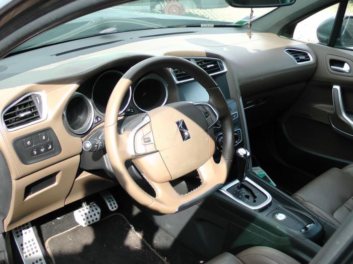 Citroen DS 4/DS 4 Crossback 1.6 16V THP 165 Sloopvoertuig (2015, Grijs)