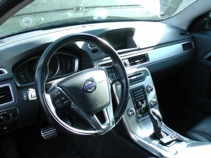 Volvo V70 2.4 D5 20V AWD Sloopvoertuig (2015, Zwart)