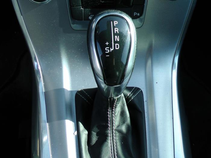 Volvo V70 2.4 D5 20V AWD Sloopvoertuig (2015, Zwart)