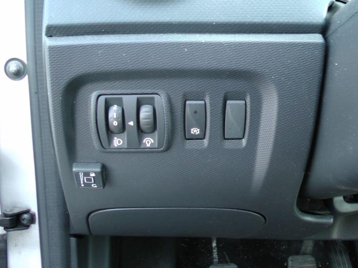 Renault Captur 0.9 Energy TCE 12V Sloopvoertuig (2014, Grijs)