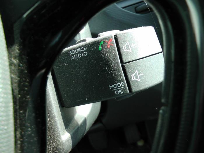 Renault Captur 0.9 Energy TCE 12V Sloopvoertuig (2014, Grijs)