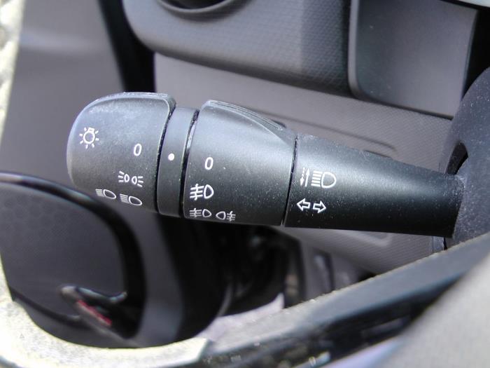 Renault Clio IV 0.9 Energy TCE 90 12V Sloopvoertuig (2013, Zwart)