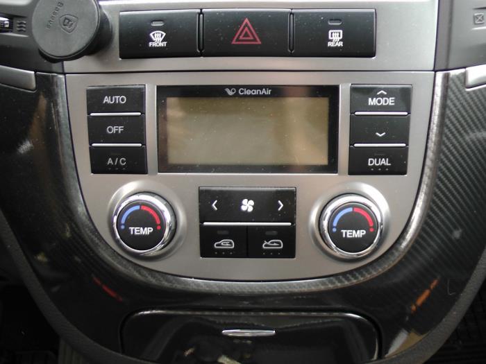 Hyundai Santa Fe II 2.4 16V 4x4 Sloopvoertuig (2011, Zwart)