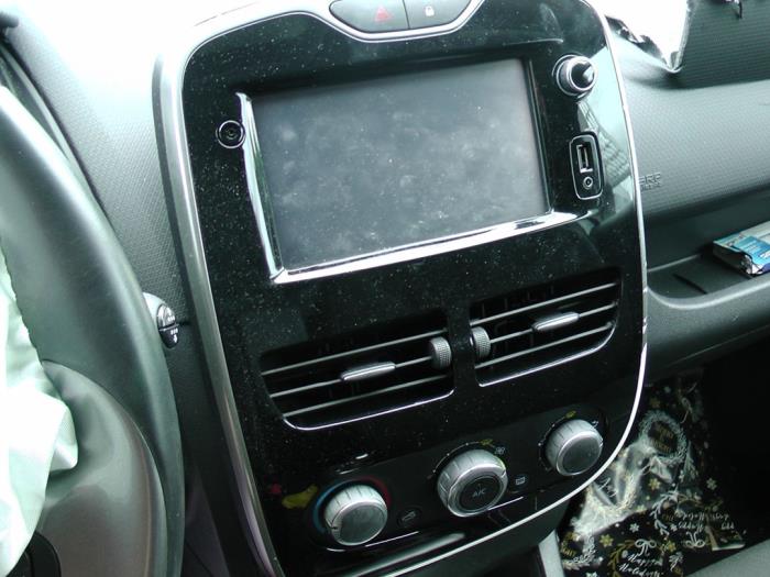 Renault Clio IV 0.9 Energy TCE 90 12V Sloopvoertuig (2016, Wit)