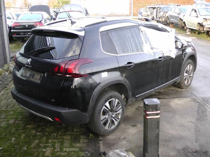 Peugeot 2008 1.2 12V e-THP PureTech 110 Sloopvoertuig (2018, Zwart)