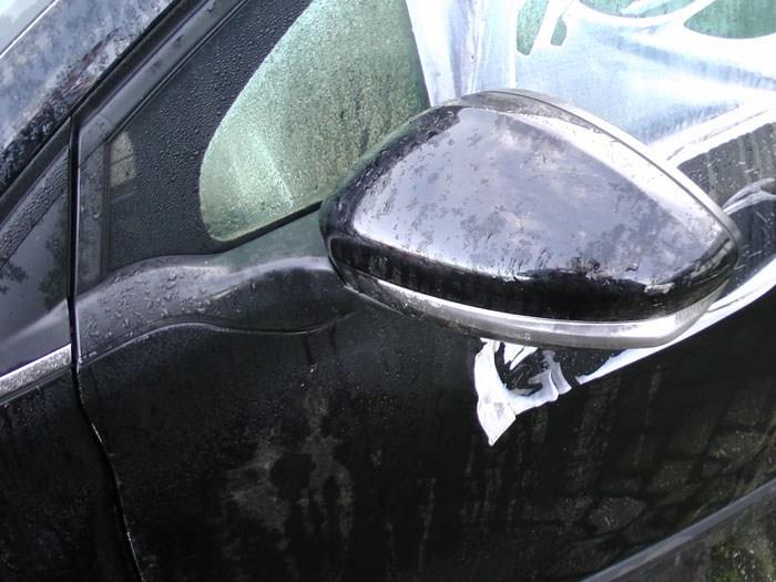 Peugeot 2008 1.2 12V e-THP PureTech 110 Sloopvoertuig (2018, Zwart)