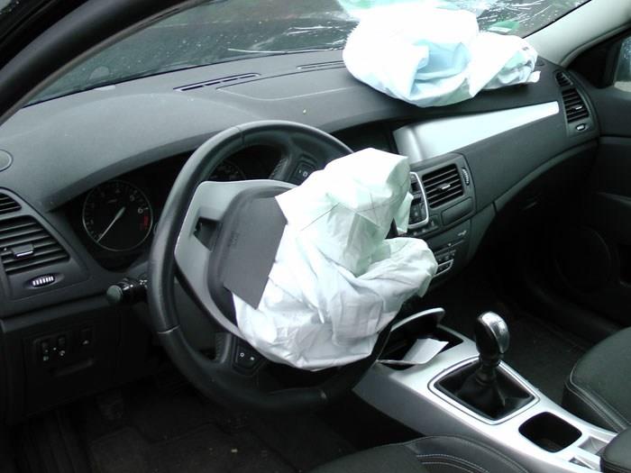 Renault Laguna III Estate 2.0 16V Sloopvoertuig (2008, Zwart)