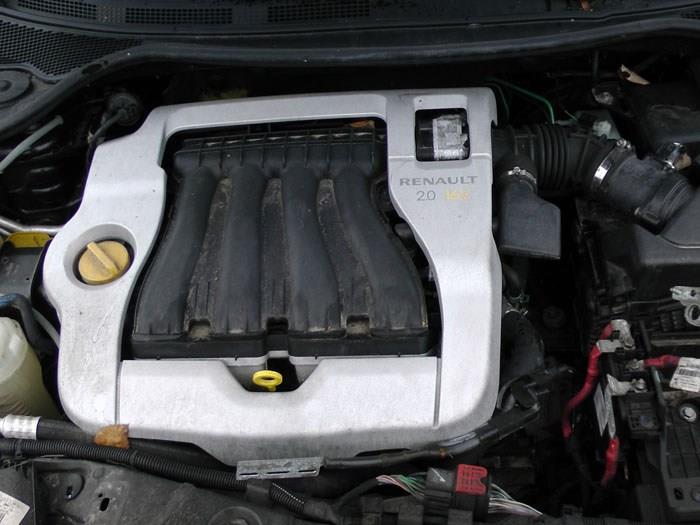 Renault Laguna III Estate 2.0 16V Sloopvoertuig (2008, Zwart)