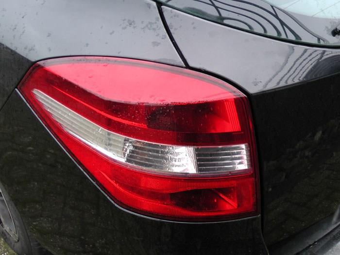 Renault Laguna III Estate 2.0 16V Sloopvoertuig (2008, Zwart)