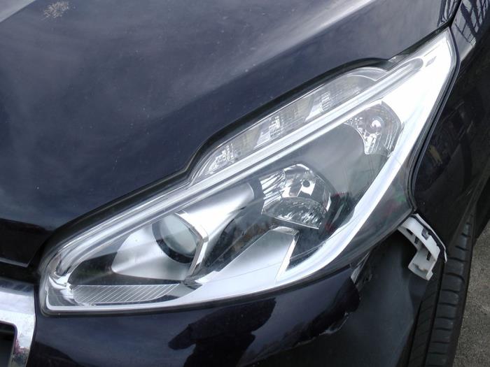 Peugeot 208 I 1.2 Vti 12V PureTech 82 Sloopvoertuig (2017, Blauw)