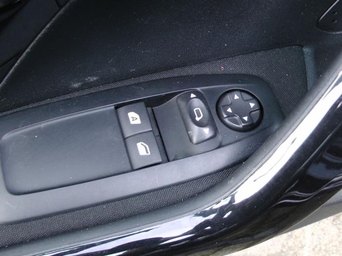 Peugeot 208 I 1.2 Vti 12V PureTech 82 Sloopvoertuig (2017, Blauw)