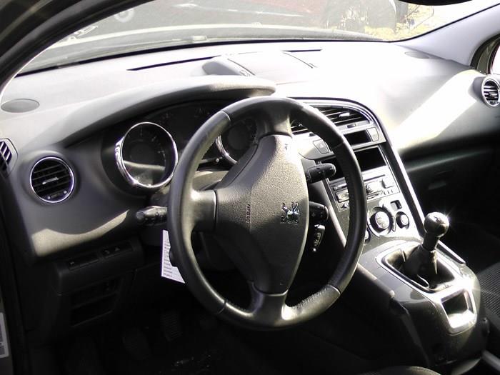 Peugeot 5008 I 1.6 VTI 16V Sloopvoertuig (2011, Grijs)