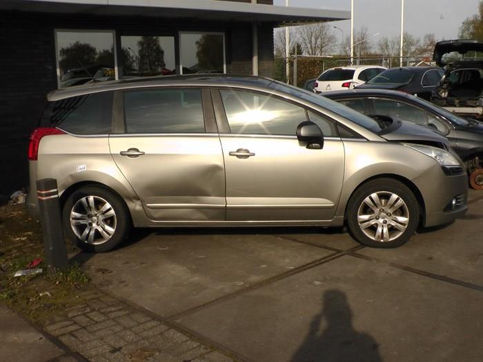 Peugeot 5008 I 1.6 VTI 16V Sloopvoertuig (2011, Grijs)