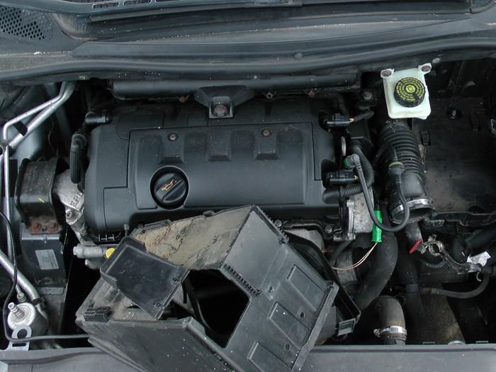 Citroen C4 Berline 1.6 16V VTi 120 Sloopvoertuig (2009, Grijs)