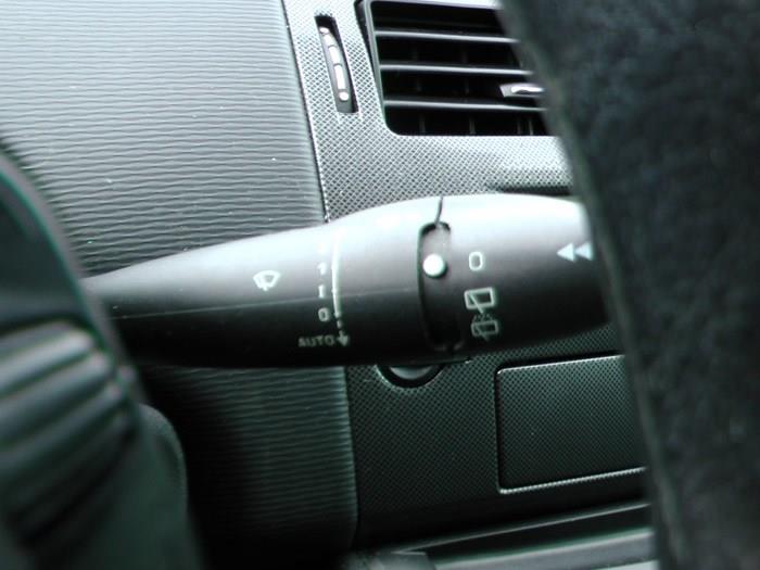 Citroen C4 Berline 1.6 16V VTi 120 Sloopvoertuig (2009, Grijs)