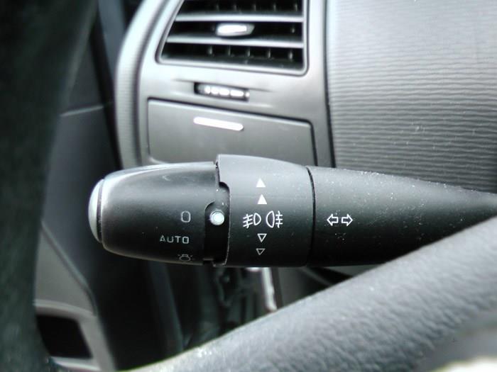 Citroen C4 Berline 1.6 16V VTi 120 Sloopvoertuig (2009, Grijs)