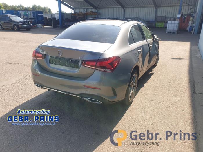 Mercedes A Limousine 1.3 A-180 Turbo Sloopvoertuig (2020, Grijs)