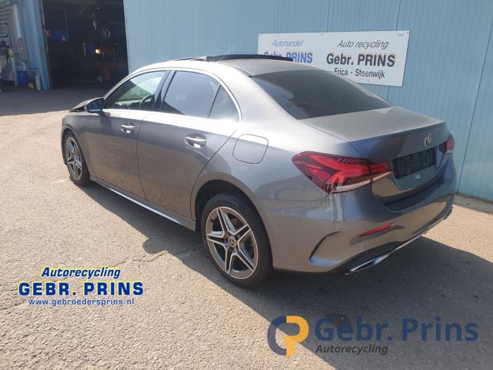 Mercedes A Limousine 1.3 A-180 Turbo Sloopvoertuig (2020, Grijs)