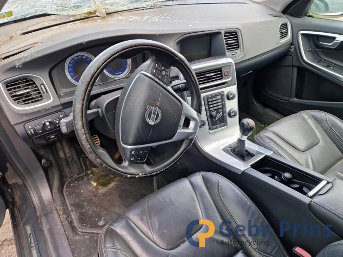 Volvo V60 I 1.6 T3 16V Sloopvoertuig (2012, Grijs)
