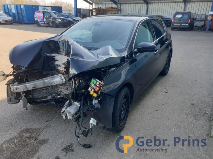Peugeot 308 1.6 BlueHDi 120 Sloopvoertuig (2015, Zwart)