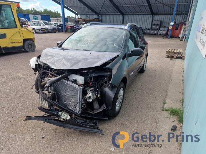 Renault Clio III Estate/Grandtour 1.2 16V TCE 100 Sloopvoertuig (2010, Zwart)