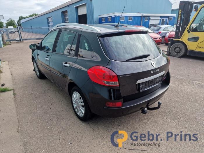 Renault Clio III Estate/Grandtour 1.2 16V TCE 100 Sloopvoertuig (2010, Zwart)