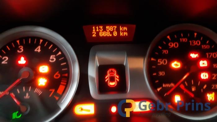 Renault Clio III Estate/Grandtour 1.2 16V TCE 100 Sloopvoertuig (2010, Zwart)