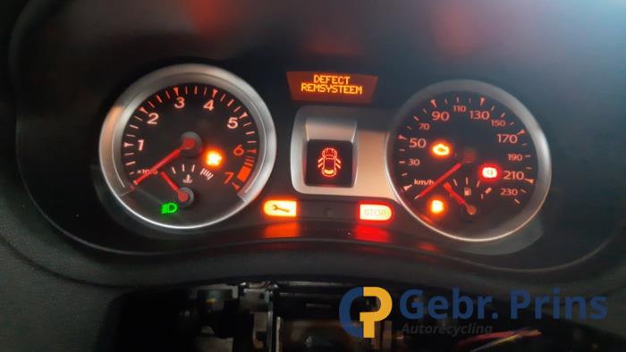 Renault Clio III Estate/Grandtour 1.2 16V TCE 100 Sloopvoertuig (2010, Zwart)