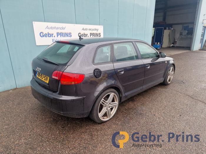 Audi A3 Sportback 2.0 FSI 16V Sloopvoertuig (2005, Grijs)