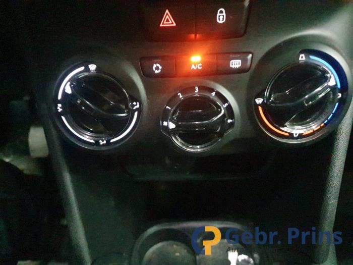 Peugeot 208 I 1.6 Blue HDi 100 Sloopvoertuig (2015, Grijs)