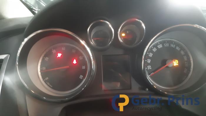 Opel Astra J Sports Tourer 1.4 Turbo 16V Sloopvoertuig (2011, Grijs)