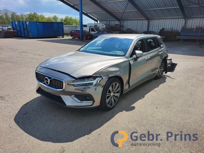 Volvo V60 II 2.0 B3 16V Mild Hybrid Sloopvoertuig (2020, Grijs)